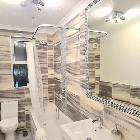 Spacious 3 Bed Flat Near The Sea With Parking Bournemouth Dış mekan fotoğraf