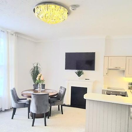 Spacious 3 Bed Flat Near The Sea With Parking Bournemouth Dış mekan fotoğraf