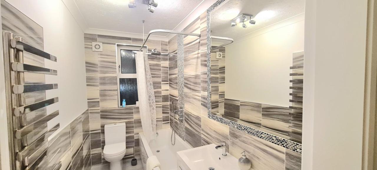 Spacious 3 Bed Flat Near The Sea With Parking Bournemouth Dış mekan fotoğraf