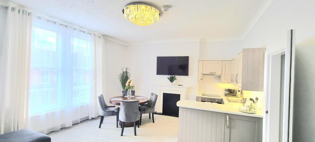 Spacious 3 Bed Flat Near The Sea With Parking Bournemouth Dış mekan fotoğraf