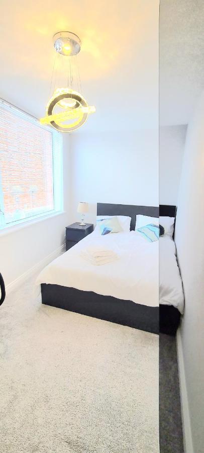 Spacious 3 Bed Flat Near The Sea With Parking Bournemouth Dış mekan fotoğraf